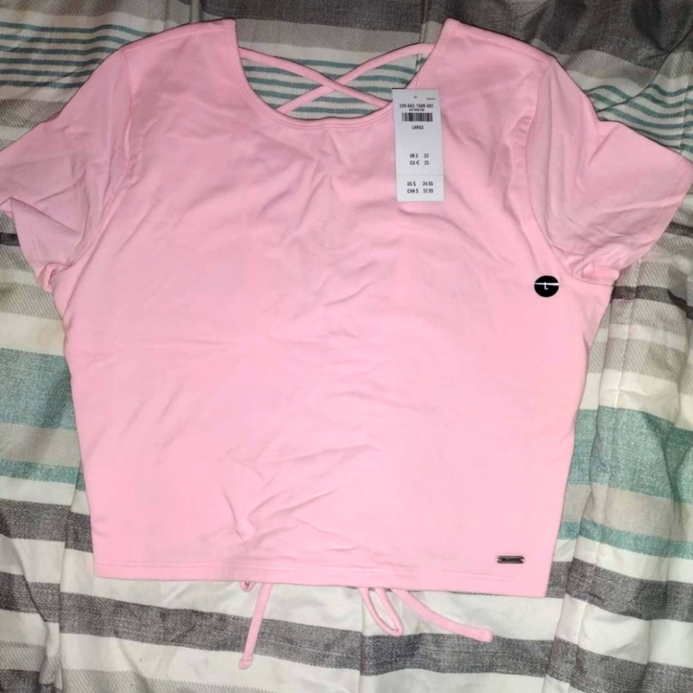 NEW HOLLISTER CROP TOP SIZE LARGE